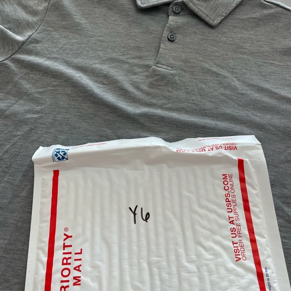 Cuts men’s gray polo size S